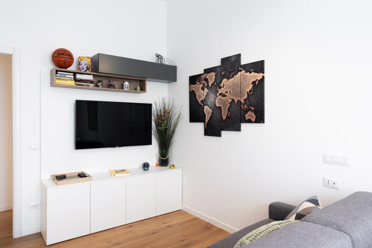Elegante Bilocale In De Angeli - Piazzale Siena Apartment Milano Ngoại thất bức ảnh